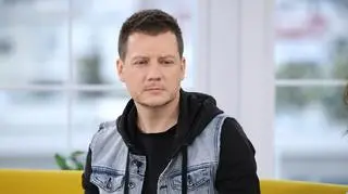 Jakub Tolak pokazał bliznę po operacji serca